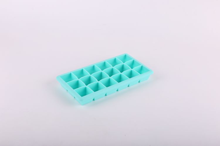 4 cube ice mold