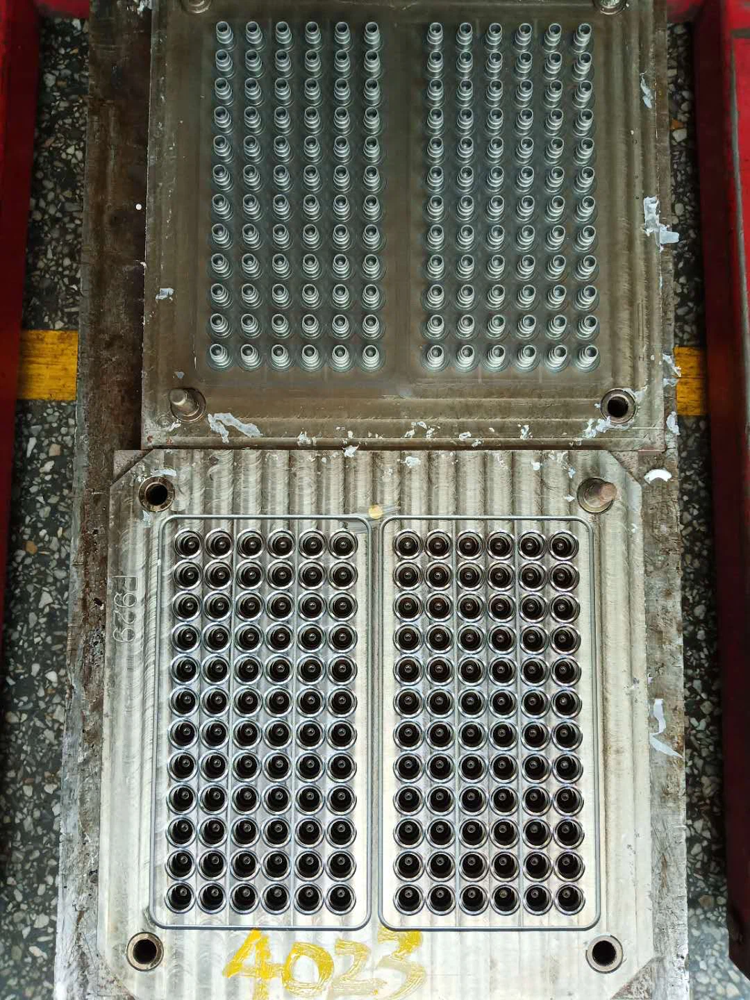 4023 4023