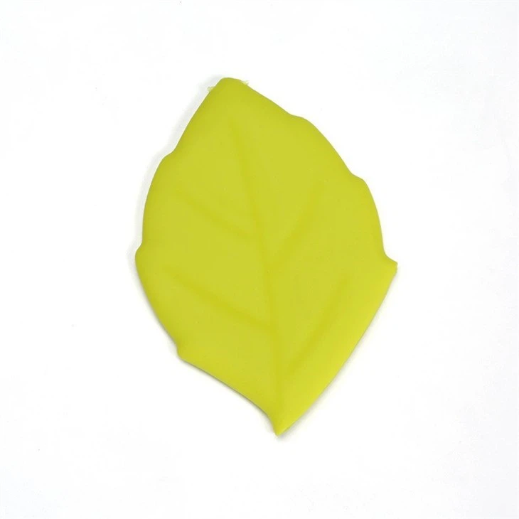silicone cup. (7)